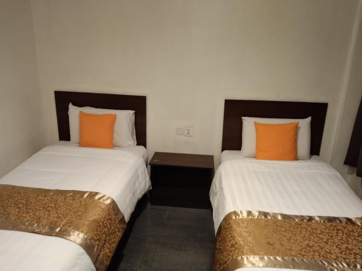 קולאי One World Hotel מראה חיצוני תמונה